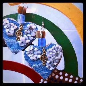 UNIQUELY DESIGNED JEANS EARRINGS